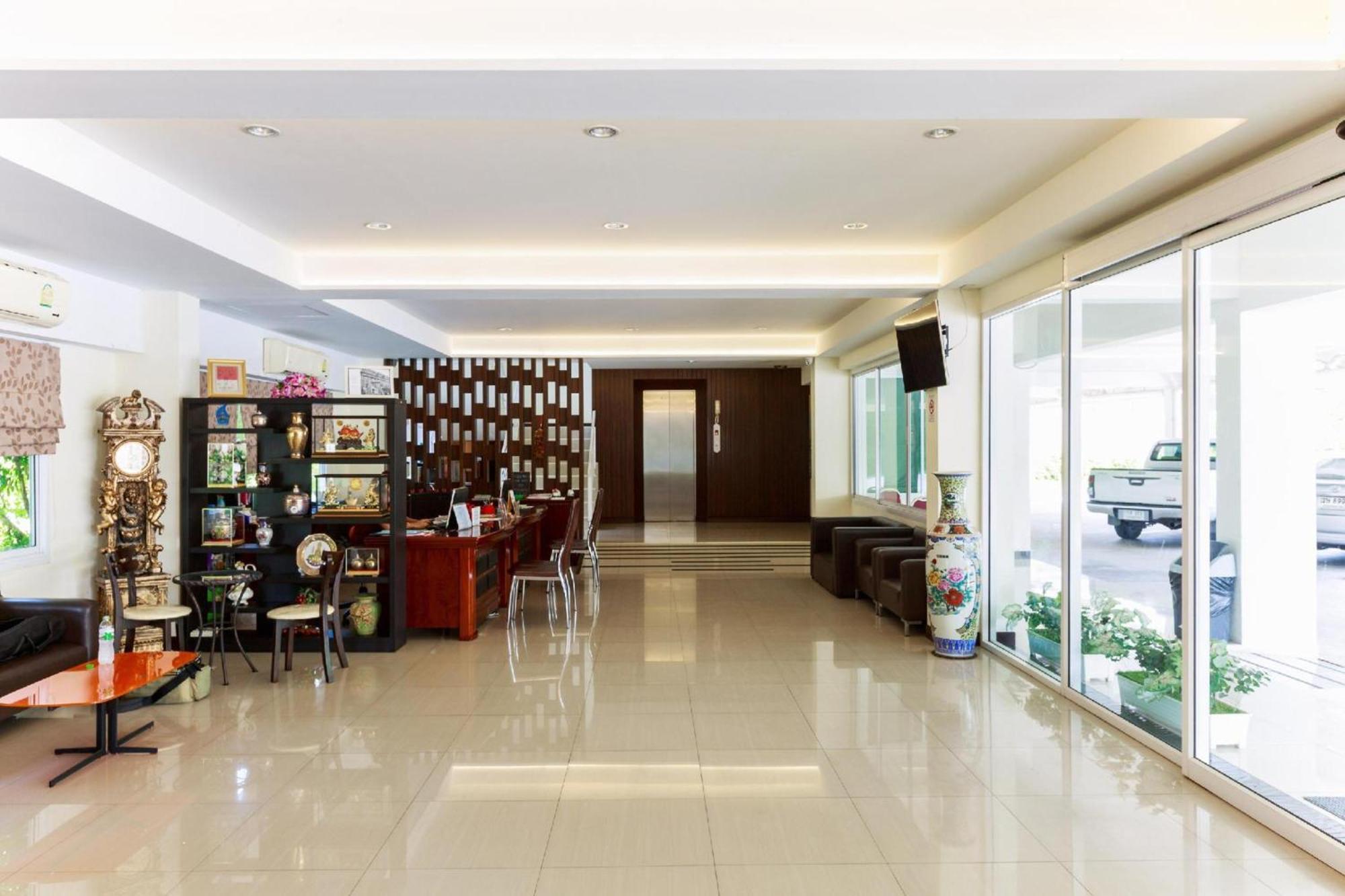 Collection O Vresotel Nonthaburi Exterior photo