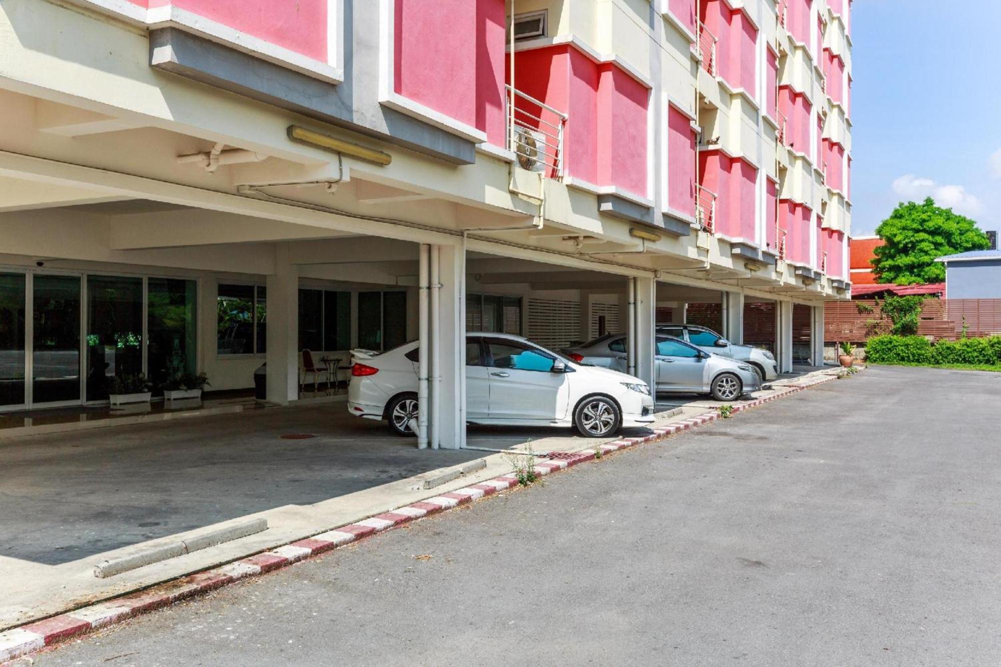 Collection O Vresotel Nonthaburi Exterior photo