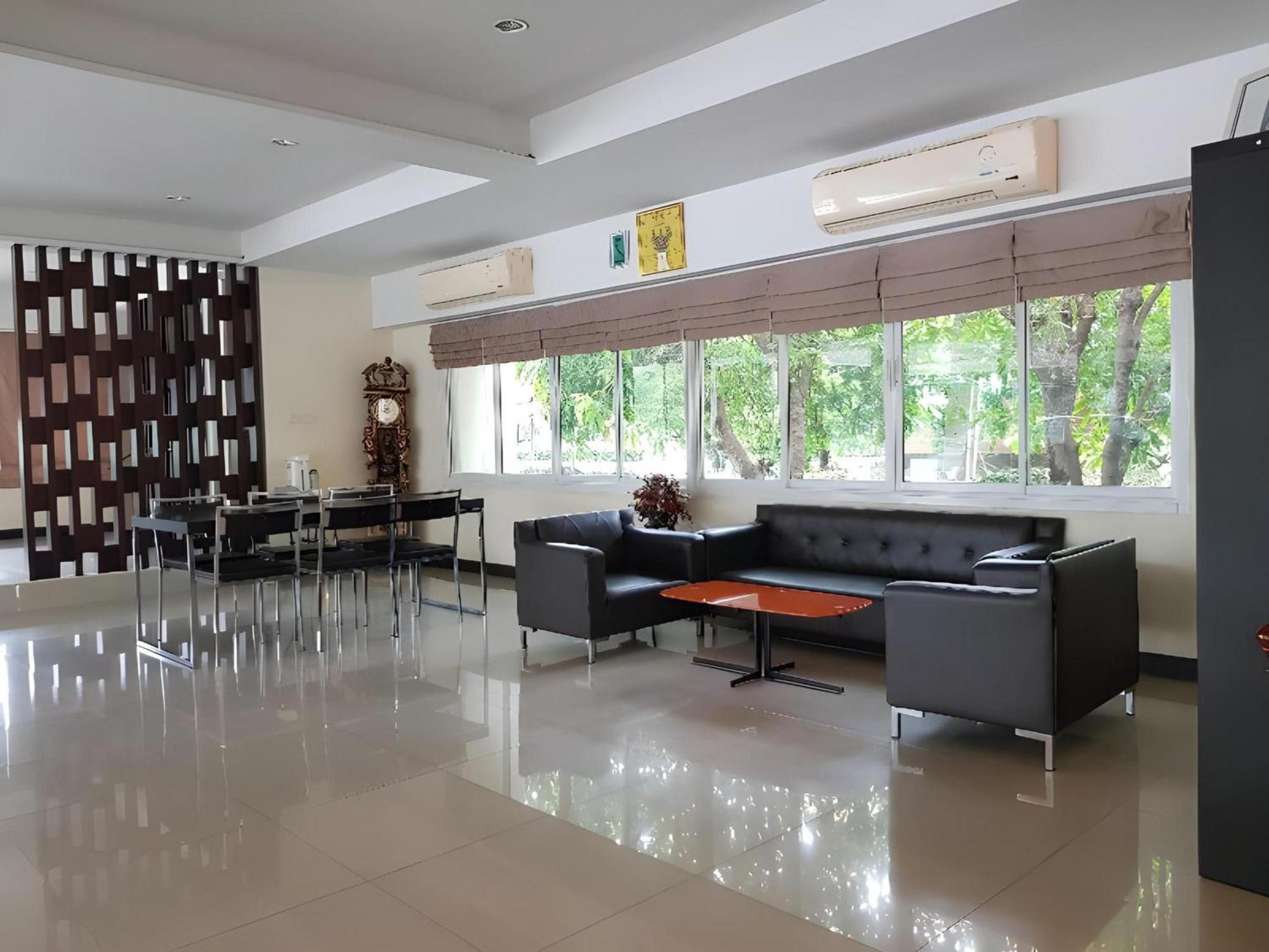 Collection O Vresotel Nonthaburi Exterior photo